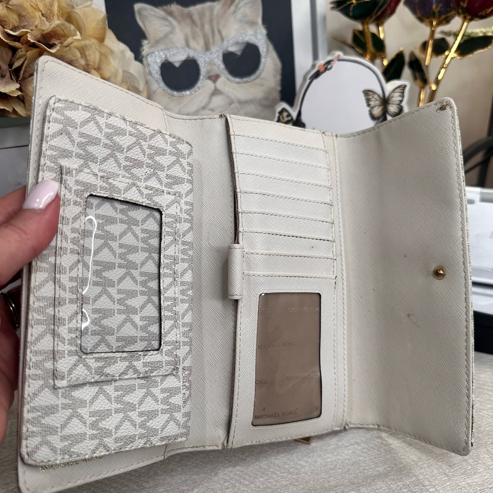 Michael Kors Gray Long Wallet EUC - Picture 3 of 9